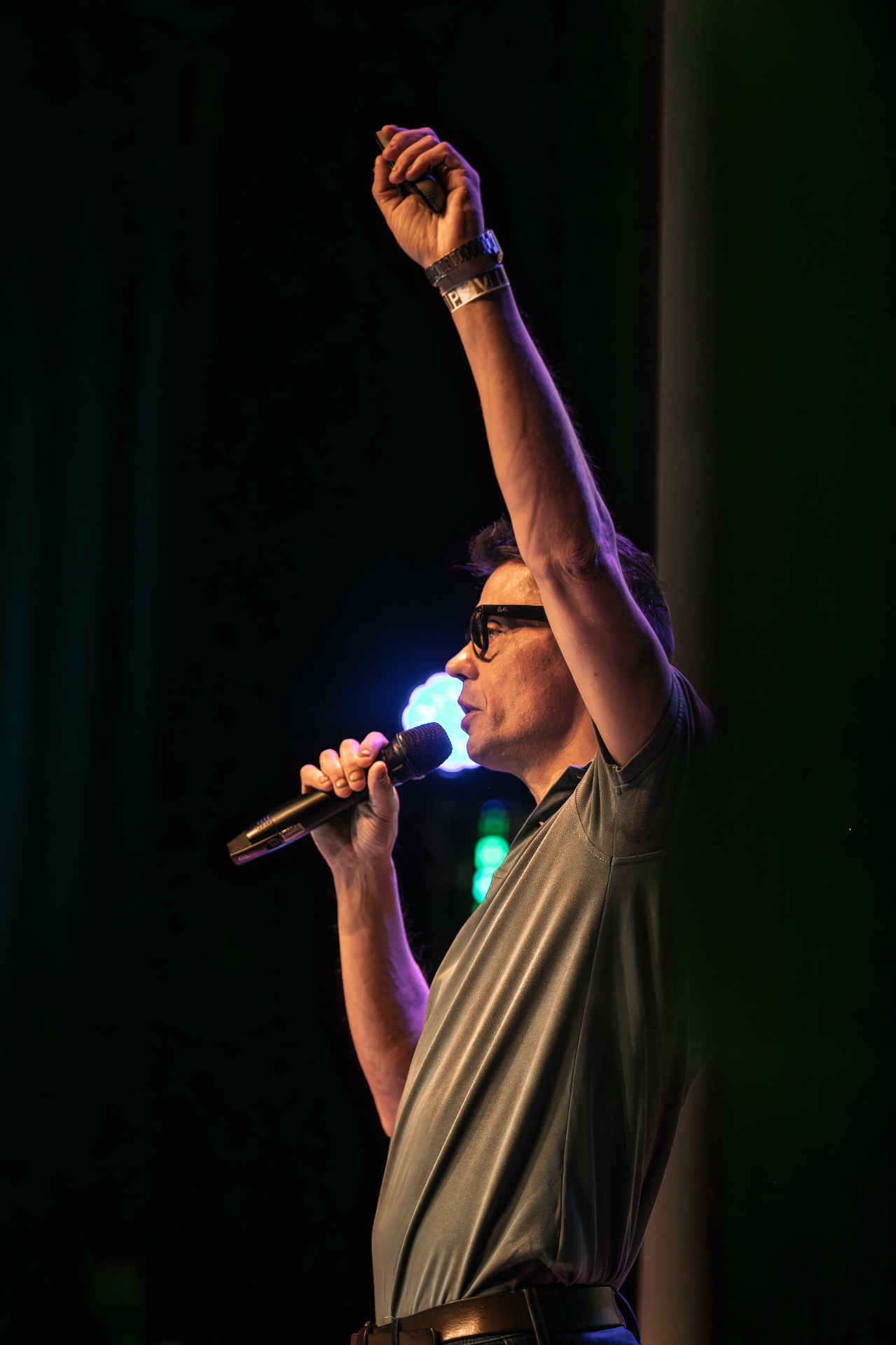 Sébastien De Carvalho sur scène — expert vente directe